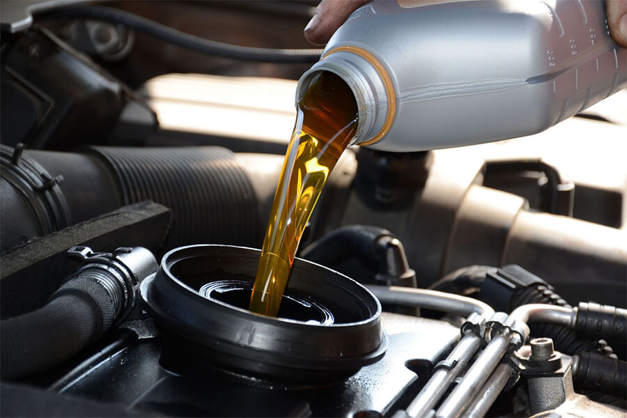 Dùng dầu nhớt xe ô tô nào tốt? Kinh nghiệm cho bạn lựa chọn